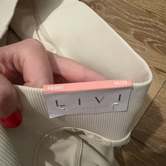 LIVI by Lane Bryant Knit Trouser Skort with 5” Inseam Shorts NWT in Birch Cream - Picture 7 of 13